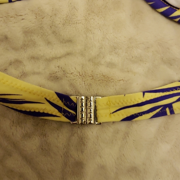 Bikini - Picture 5 of 6